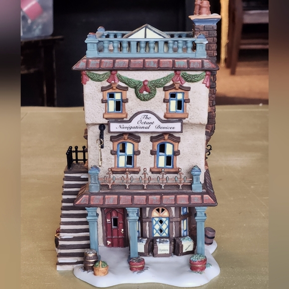 Dept 56 Dickens Village Leeds Oyster House - Picture 1 of 13
